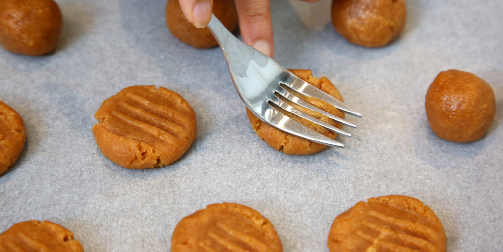 2 Ingredient Peanut Butter Cookies
 peanut butter cookies 2 ingre nts