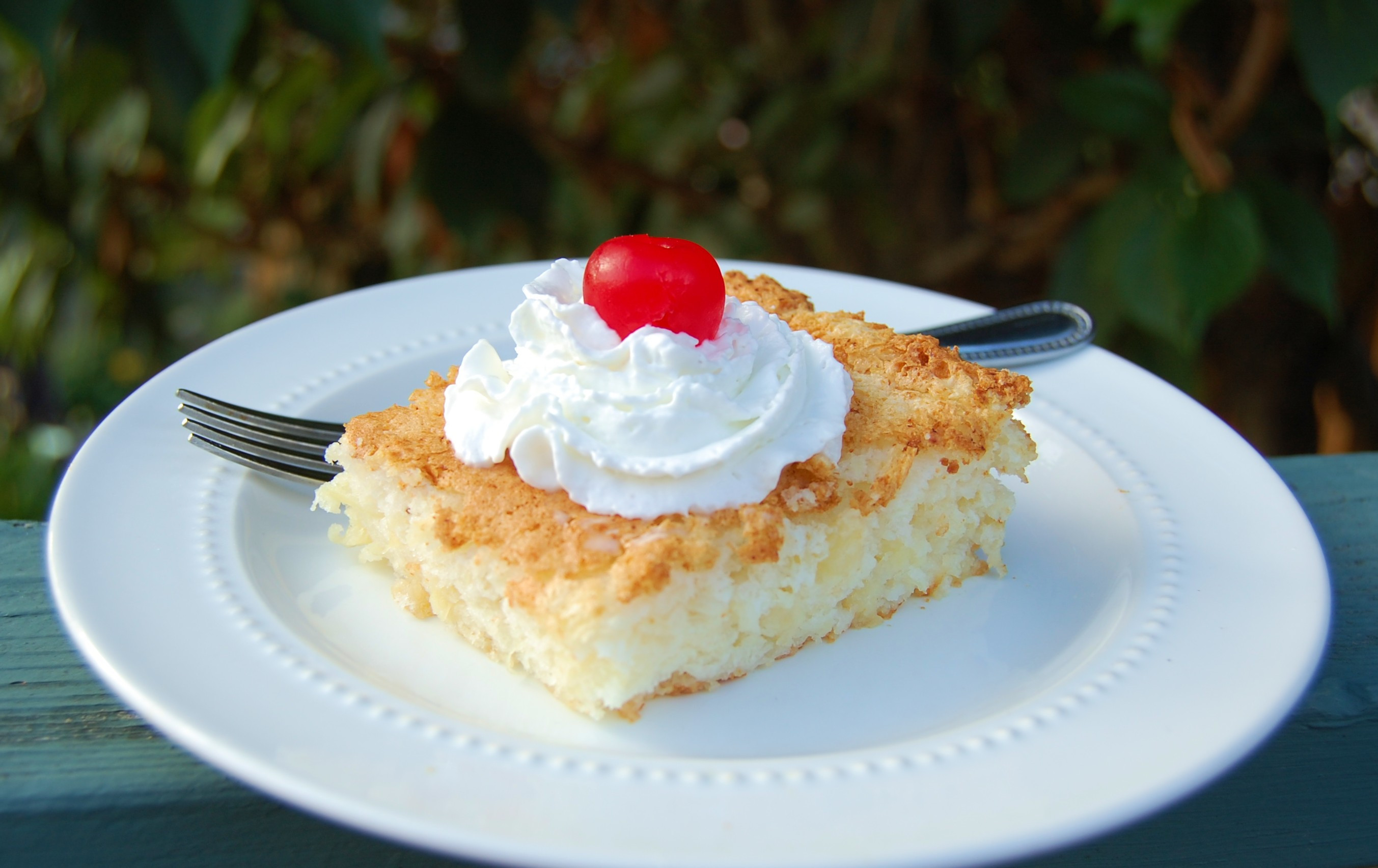 Angel Food Cake And Pineapples
 Pineapple Angel Food Cake