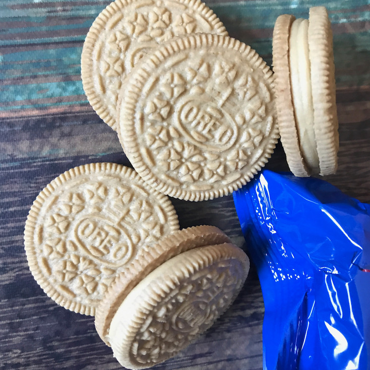 Apple Pie Oreos
 Apple Pie Oreos Review Snack Gator