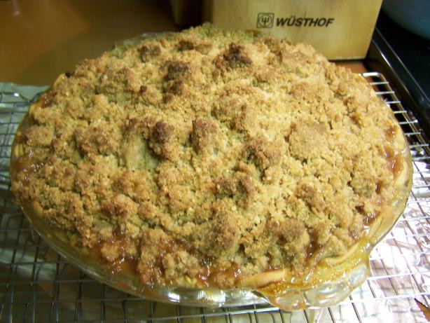 Apple Pie With Crumble Topping
 Apple Pie With Oatmeal Crumble Topping Recipe Food