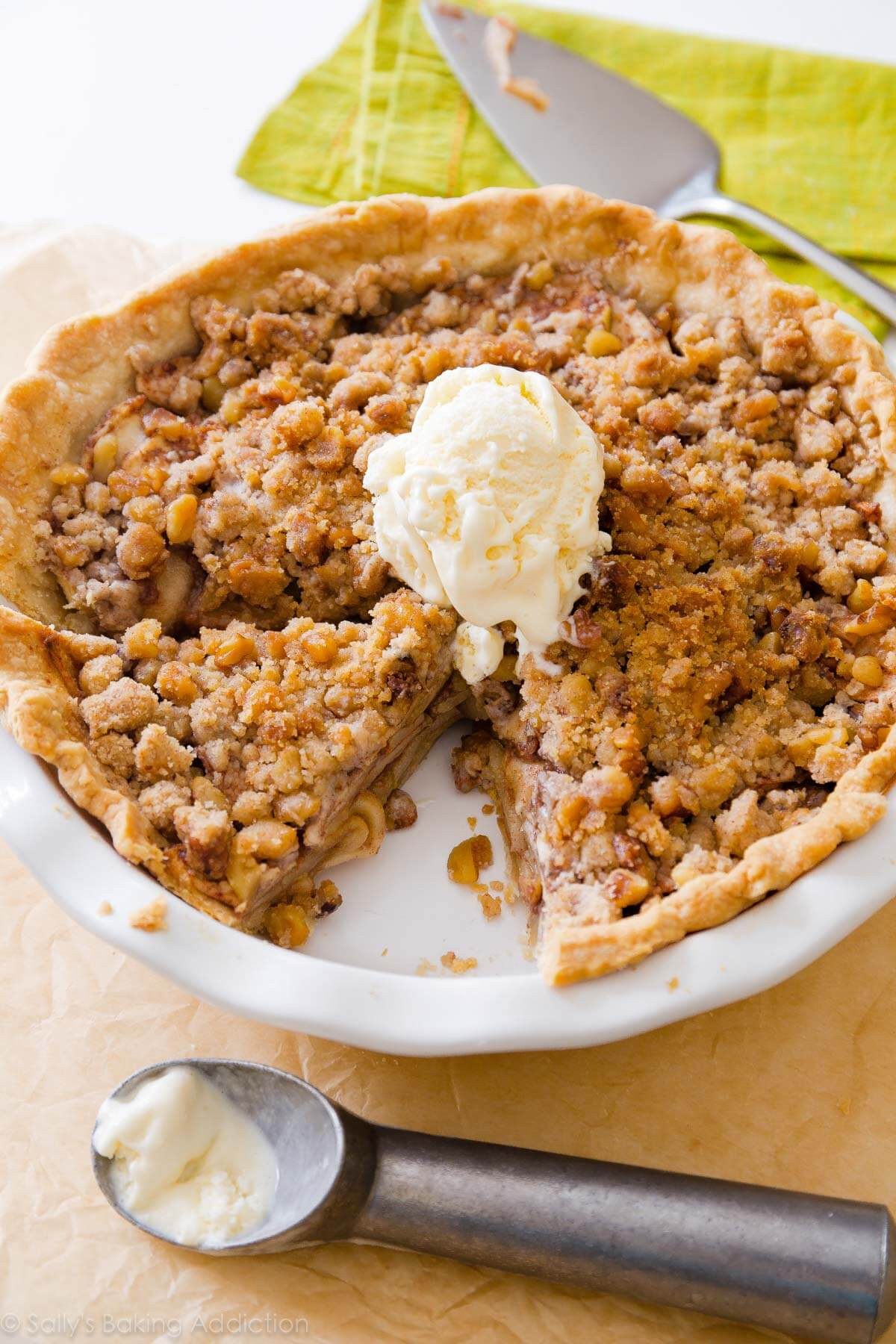 Apple Pie With Crumble Topping
 Apple Crumble Pie Sallys Baking Addiction