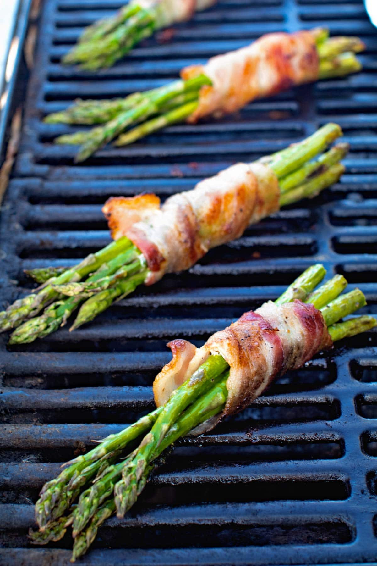 Asparagus On Grill
 Grilled Bacon Wrapped Asparagus Video Gimme Some Grilling