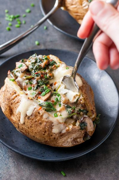Baked Potato At 400
 Cheesy Ve arian Loaded Baked Potatoes with Spinach and