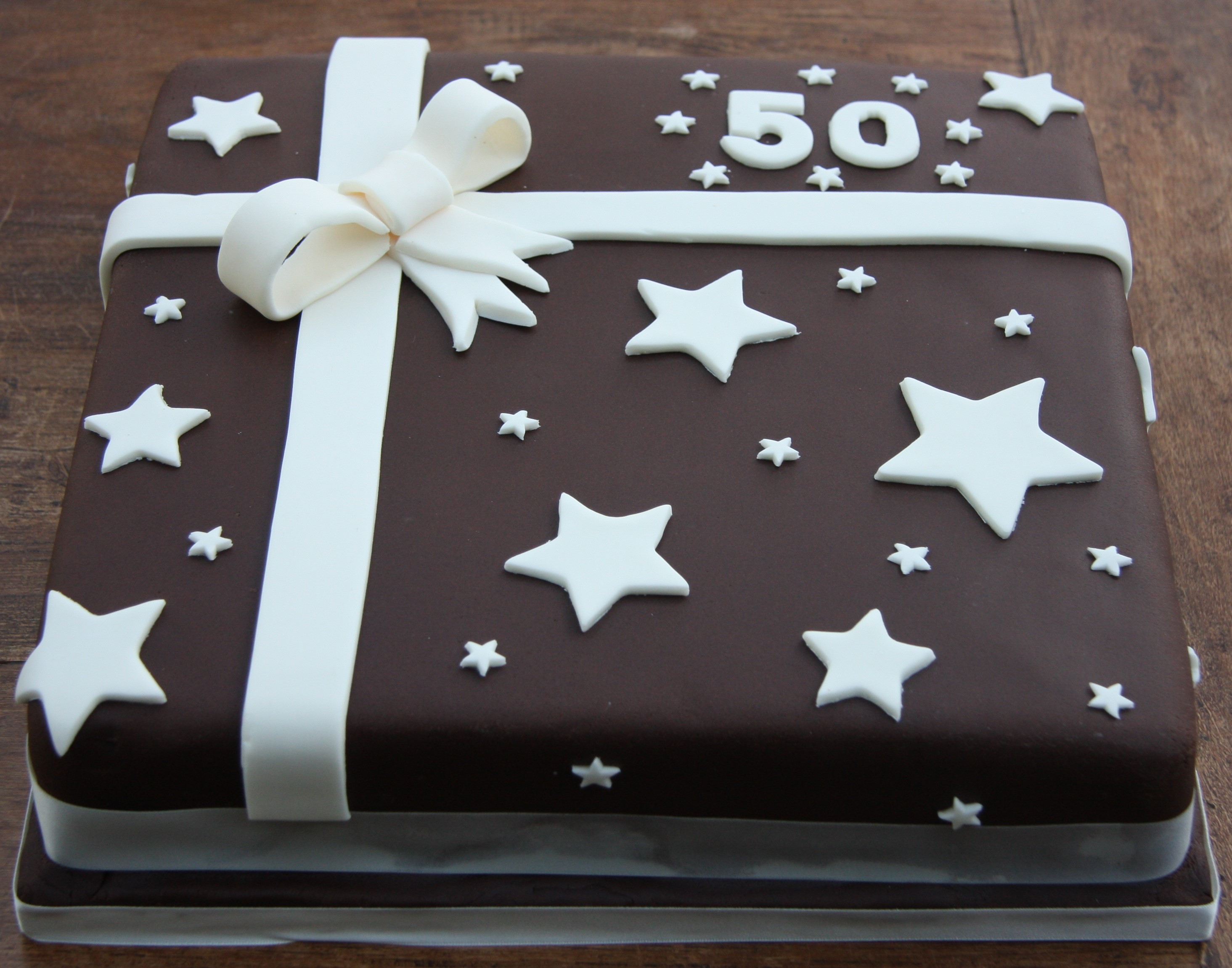 Birthday Cake For Men
 Birthday Present Cake – 50th Birthday cake – lovinghomemade