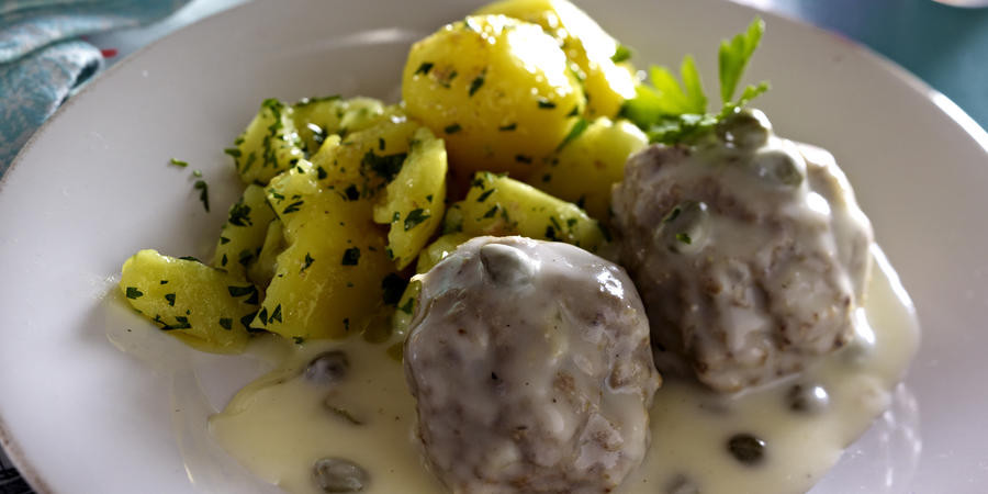 Boiled Potato Recipes
 Prussian Meatballs with Boiled Potatoes
