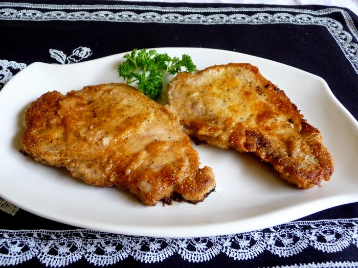 Breaded Pork Chops
 SPLENDID LOW CARBING BY JENNIFER ELOFF "BREADED" FRIED