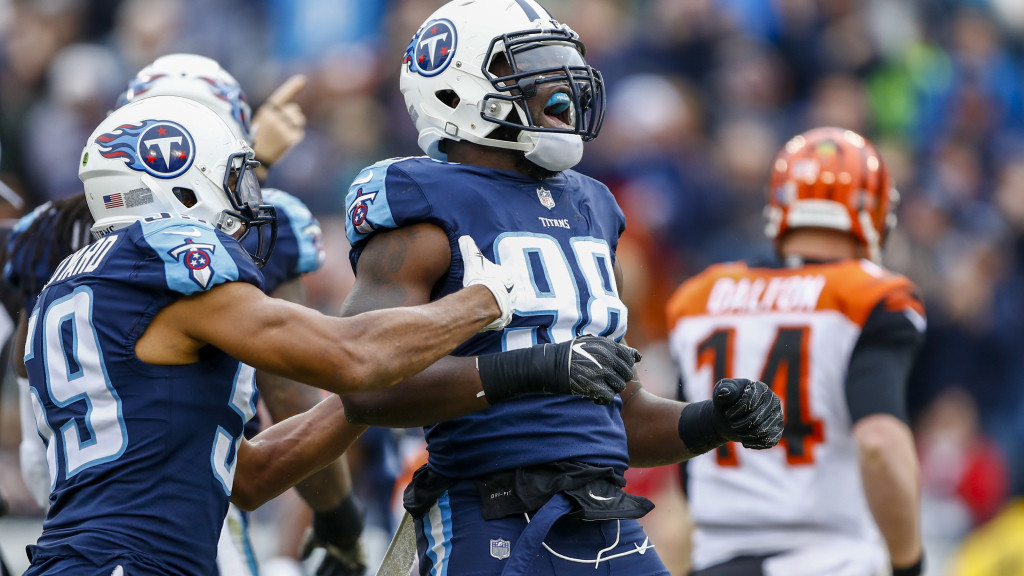 Brian Orakpo Cupcakes
 WATCH Brian Orakpo critiques cupcakes