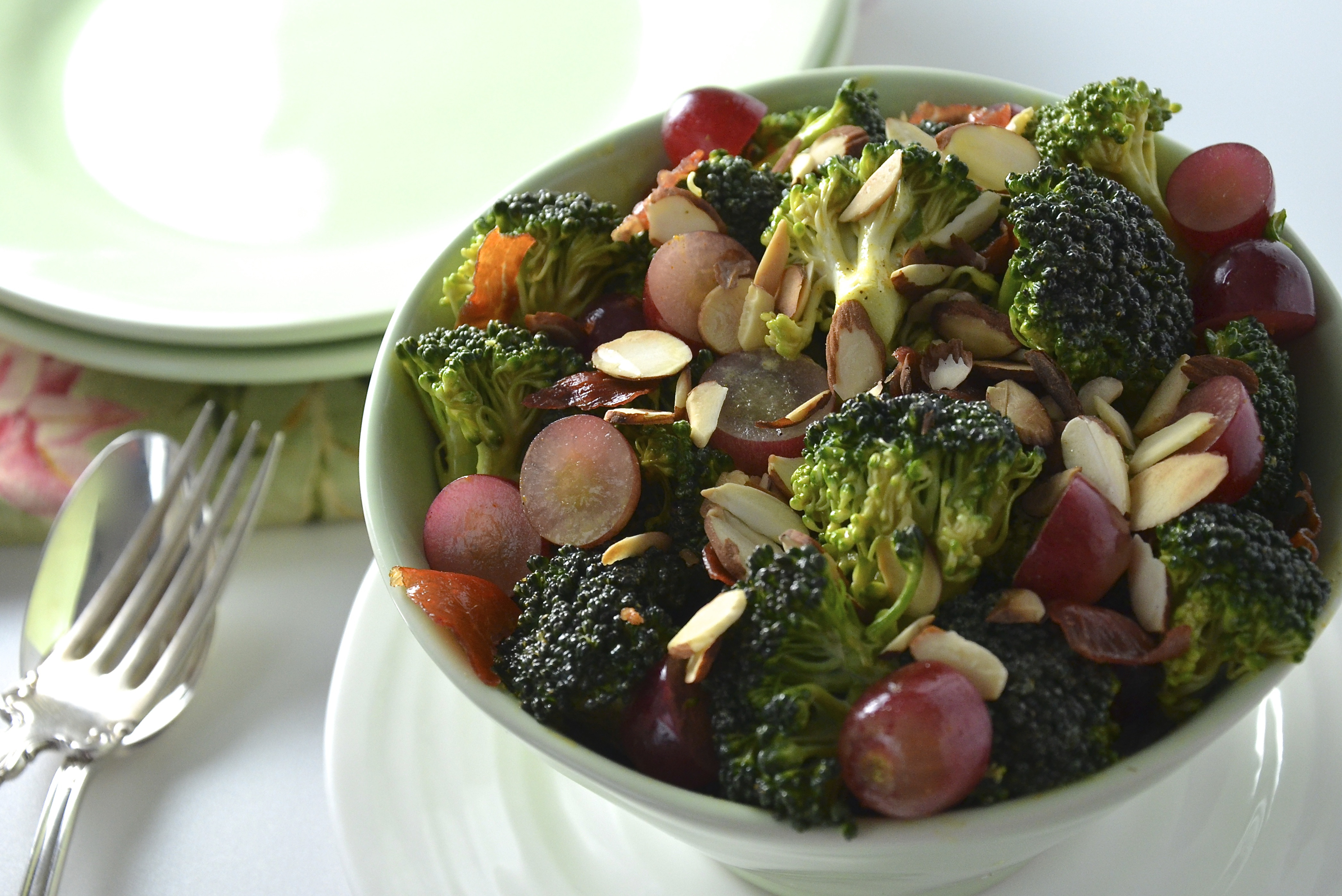 Broccoli Salad With Grapes
 Curry Broccoli Salad with Red Grapes and Almonds