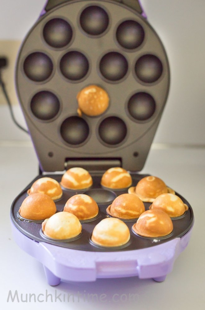 Cake Pops Recipe Easy
 Easy Vanilla Cake Pops Recipe for Babycakes Cake Pops Maker
