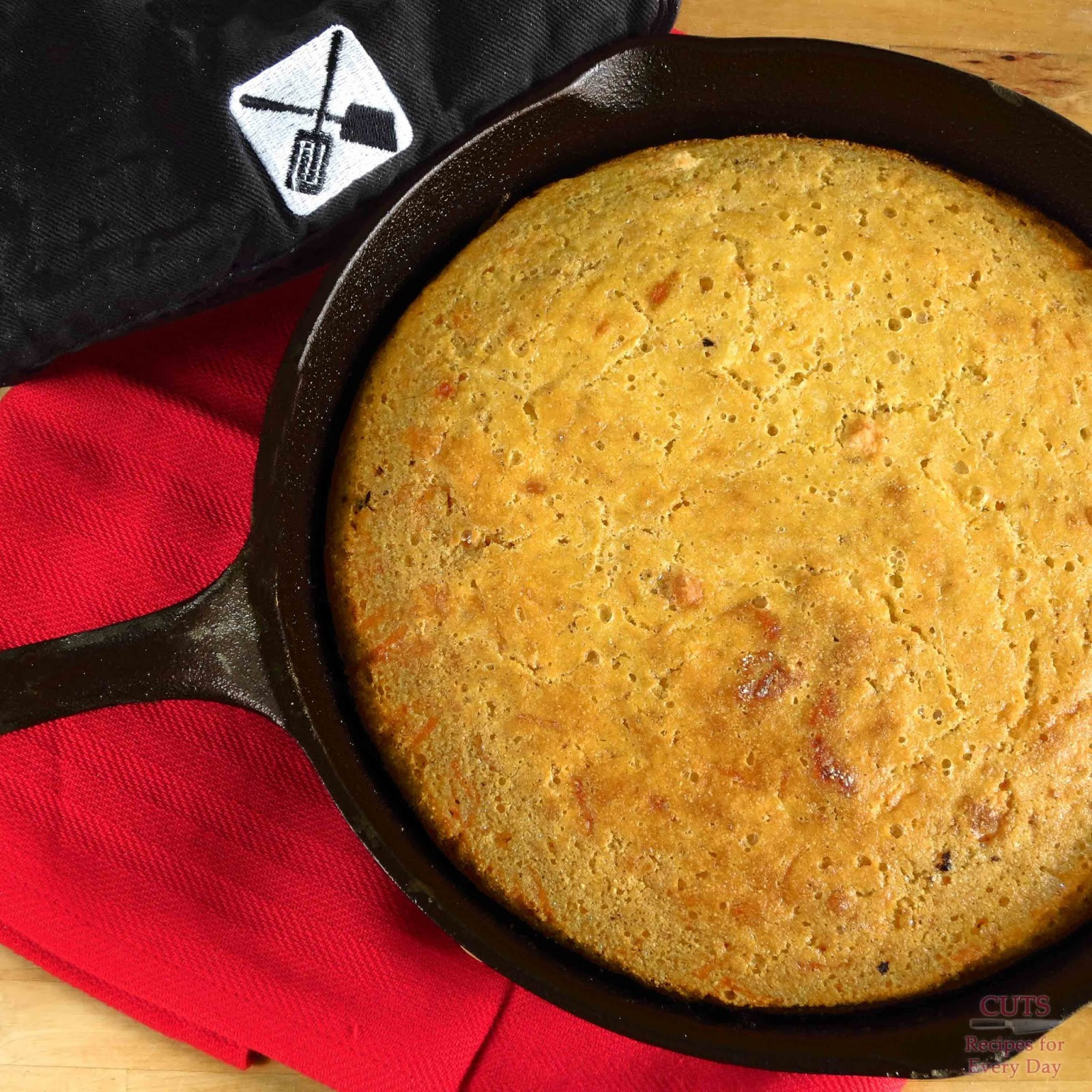 Cast Iron Skillet Cornbread
 Picnic Foods 1 Cast Iron Skillet Cornbread Cuts