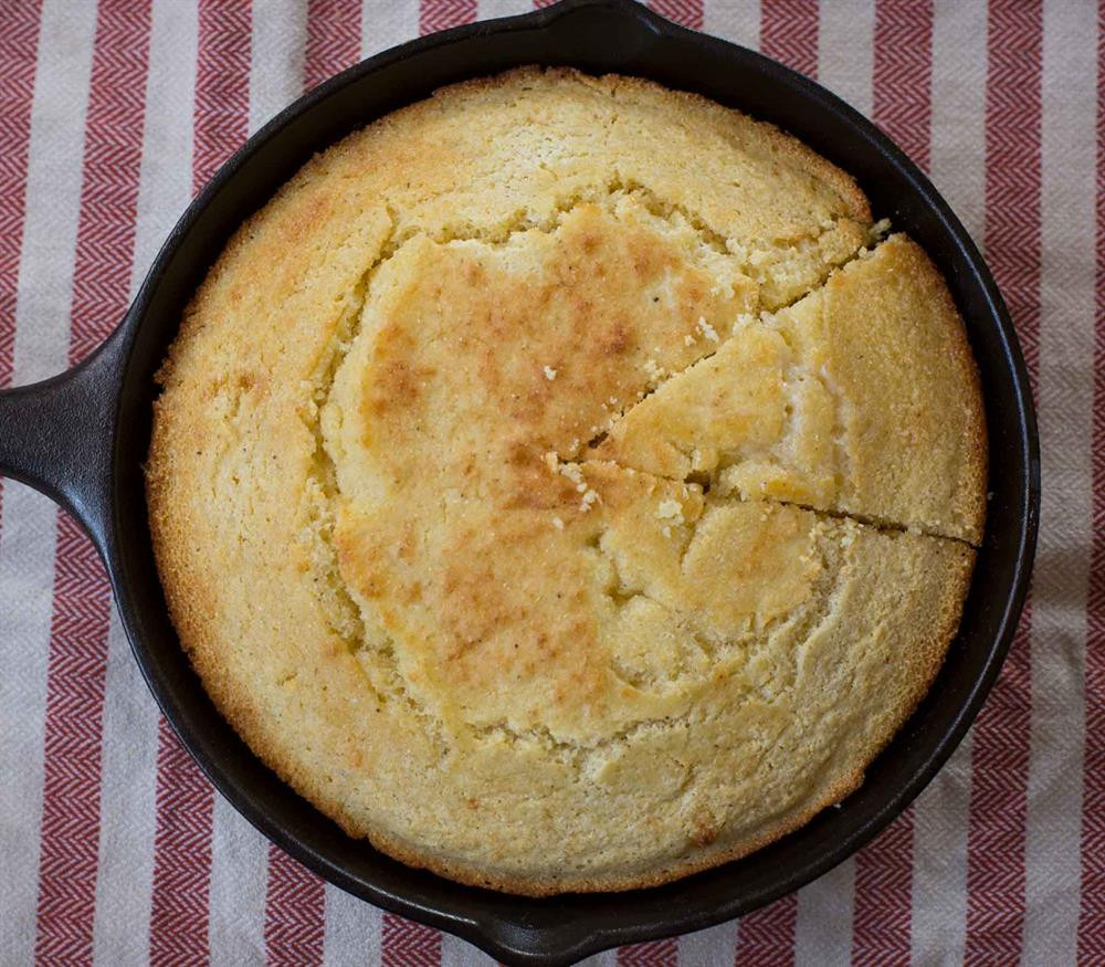 Cast Iron Skillet Cornbread
 Simple Cast Iron Skillet Cornbread Lodge Cast Iron