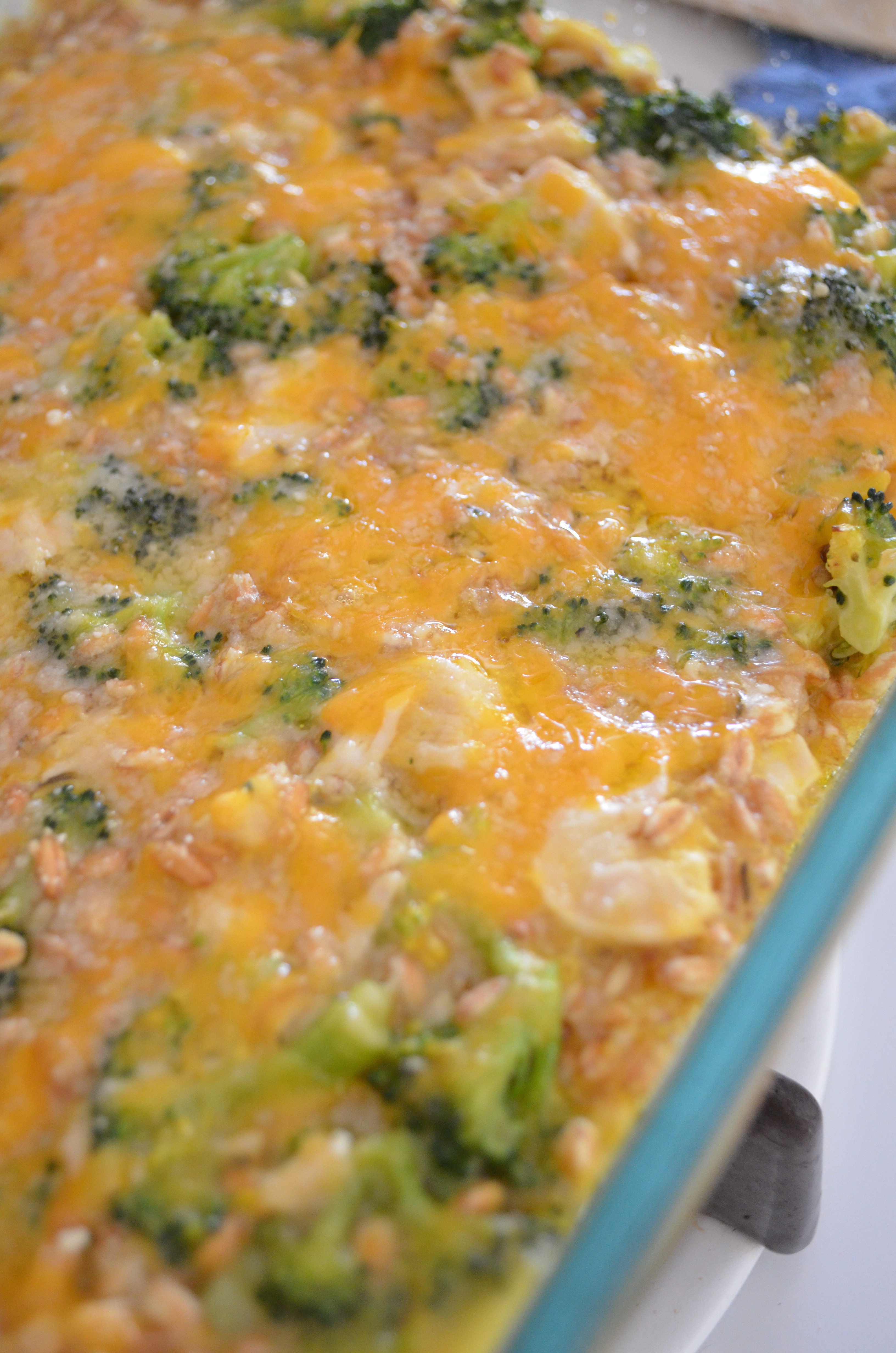 Cheesy Chicken Broccoli Bake
 Cheesy Farro Chicken and Broccoli Casserole