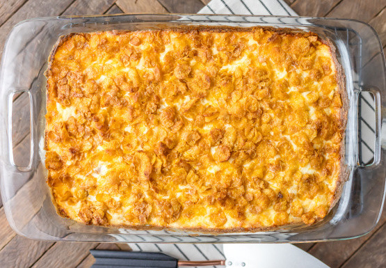 Cheesy Potatoes With Corn Flakes
 cheesy potato bake with corn flakes