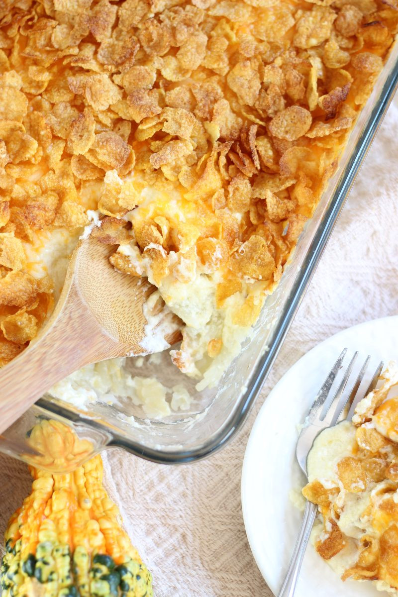 Cheesy Potatoes With Corn Flakes
 cheesy potato bake with corn flakes