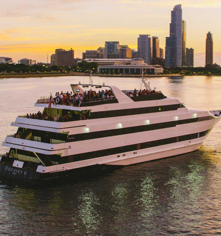 Chicago Dinner Cruise
 pare Chicago River Cruises from the Riverwalk & Lake