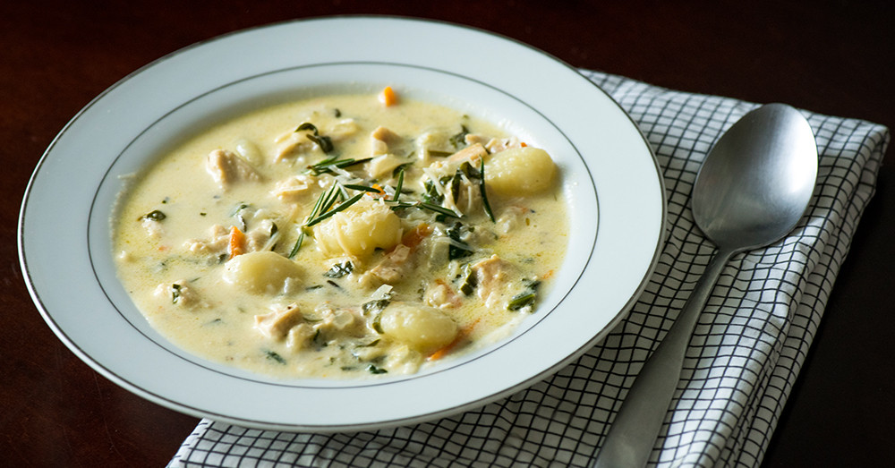 Chicken And Gnocchi Soup Olive Garden
 Olive Garden Inspired Chicken Gnocchi Soup – 12 Tomatoes