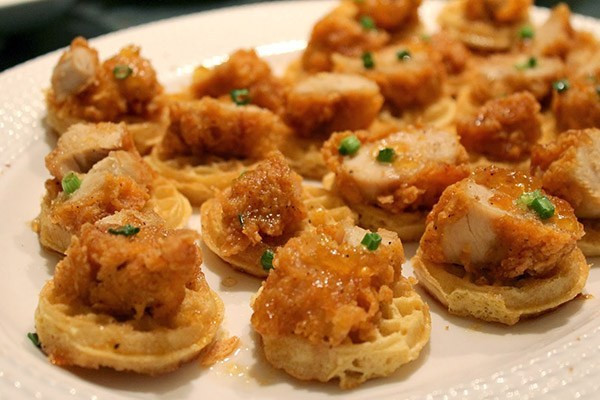 Chicken And Waffles Appetizer
 Mini Chicken & Waffles Brunch Foods That Rock
