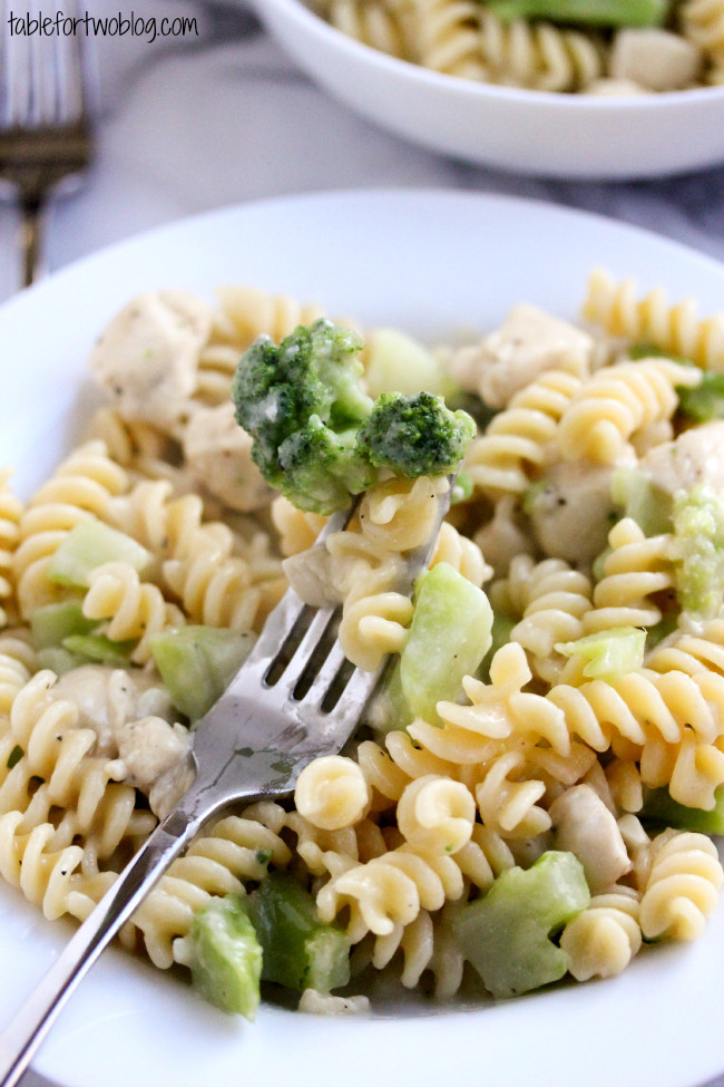 Chicken Broccoli Alfredo
 Skinny Chicken & Broccoli Alfredo Table for Two