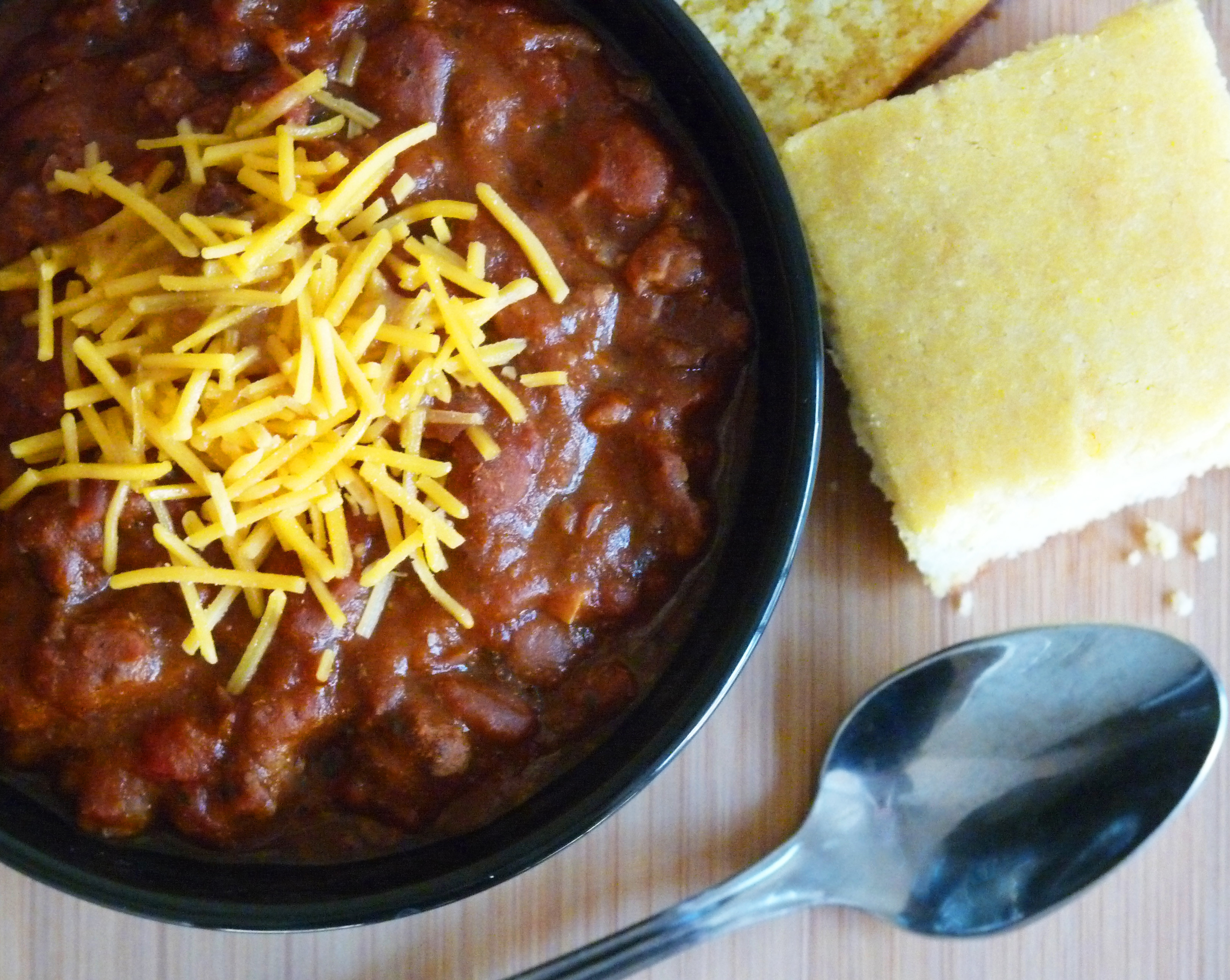 Chili And Cornbread
 Spicy Homemade Chili with Honey Buttermilk Cornbread