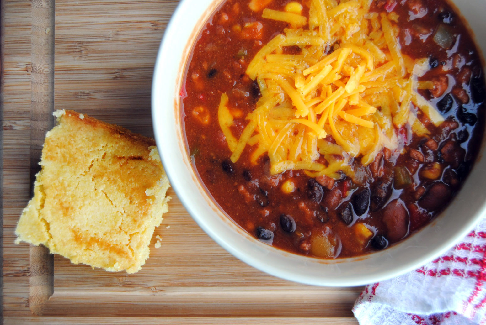 Chili And Cornbread
 Turkey Chili and Buttermilk Cornbread