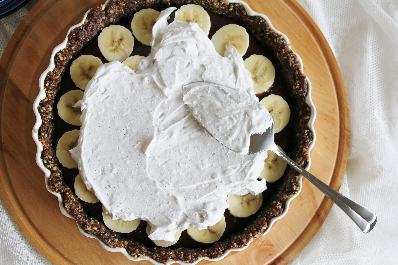 Chocolate Banana Cream Pie
 This Rawsome Vegan Life chocolate banana pie with coconut