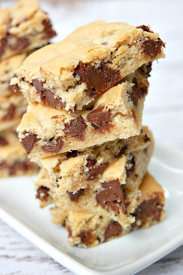 Chocolate Chip Cookie Bars With Cake Mix
 Easy Chocolate Chip Cookie Bars