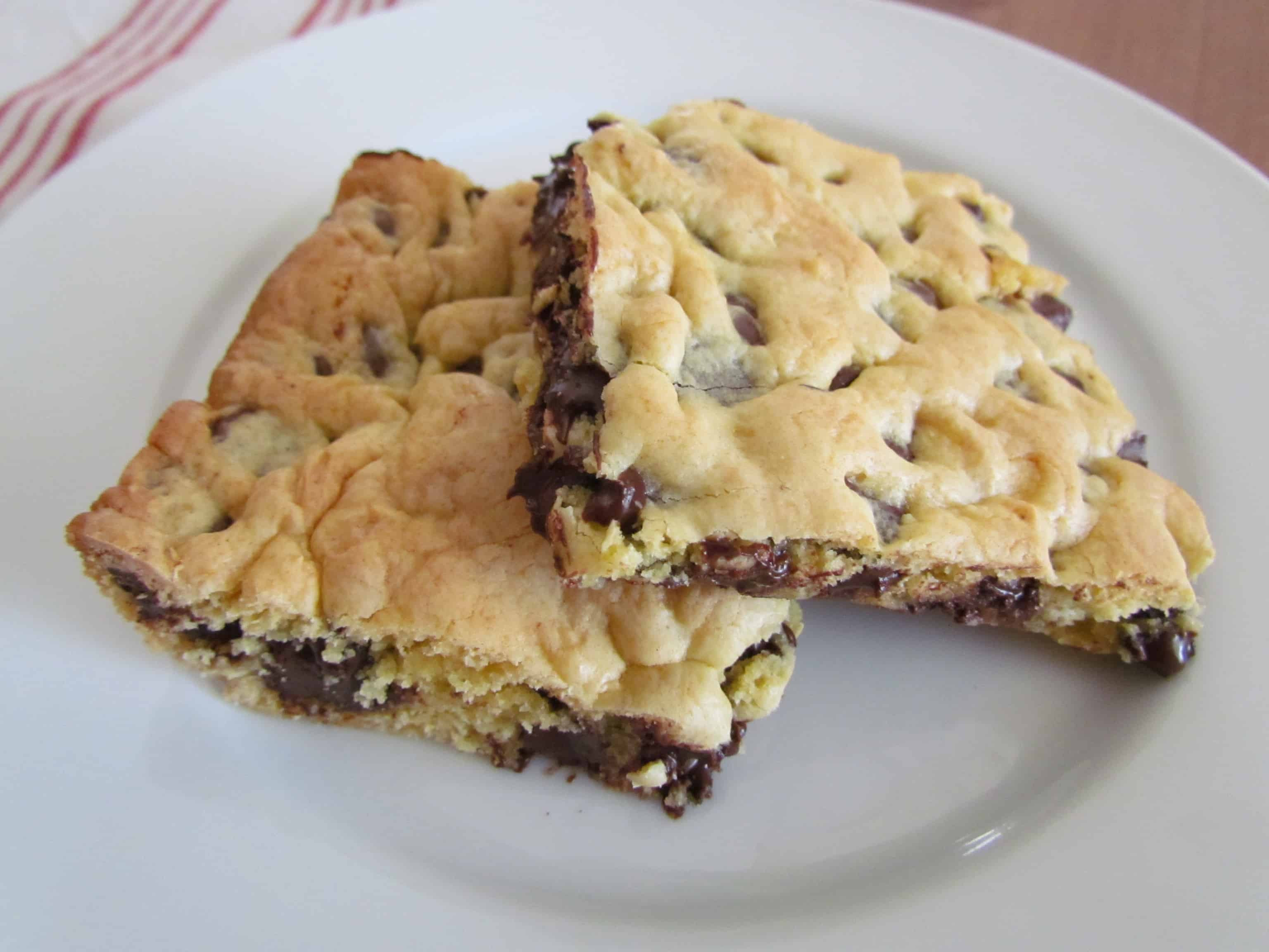 Chocolate Chip Cookie Bars With Cake Mix
 Lazy Chocolate Chip Cookie Bars The Country Cook