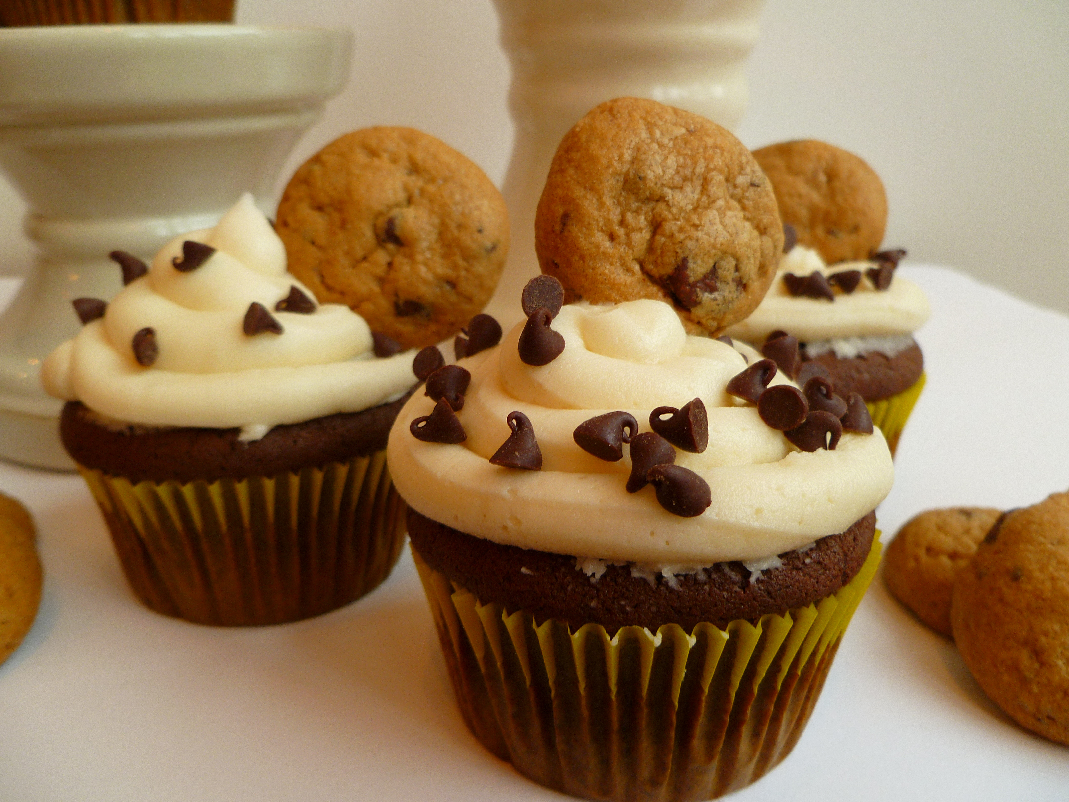 Cookie Dough Cupcakes
 Chocolate Chip Cookie Dough Cupcakes