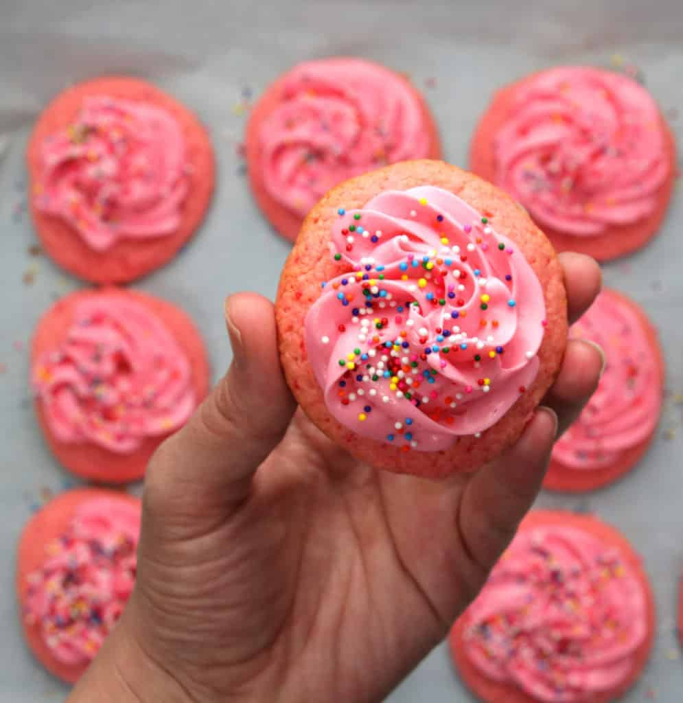 Cookies With Cake Mix
 Strawberry Cake Mix Cookies The Salty Marshmallow