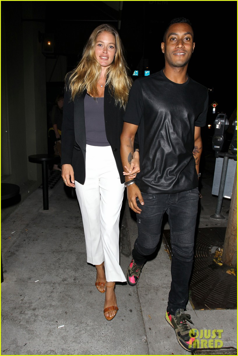 Craigs Thanksgiving Dinner
 Doutzen Kroes Holds to Husband Sunnery James For Craig s