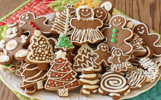 Decorating Gingerbread Cookies
 Gingerbread Cookies