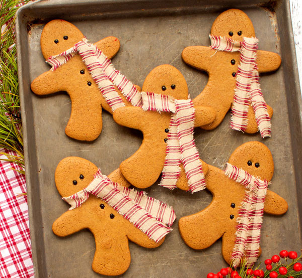 Decorating Gingerbread Cookies
 Gingerbread Men Cookies as Decorations