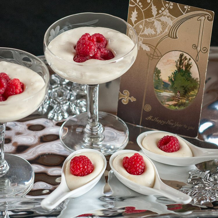 Desserts For New Years Eve
 A New Year s Eve Dessert Idea EntertainingCouple