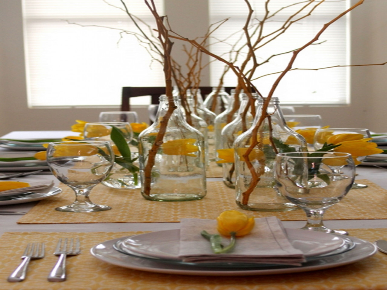 Dinner Table Centerpiece
 Dinner table centerpiece ideas elegant dining table