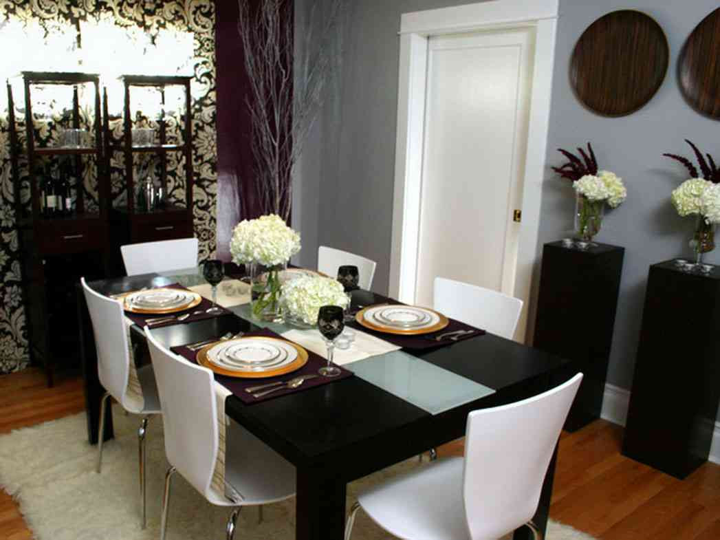 Dinner Table Decorating
 How to Make Dining Table Décor for Round Table Shape