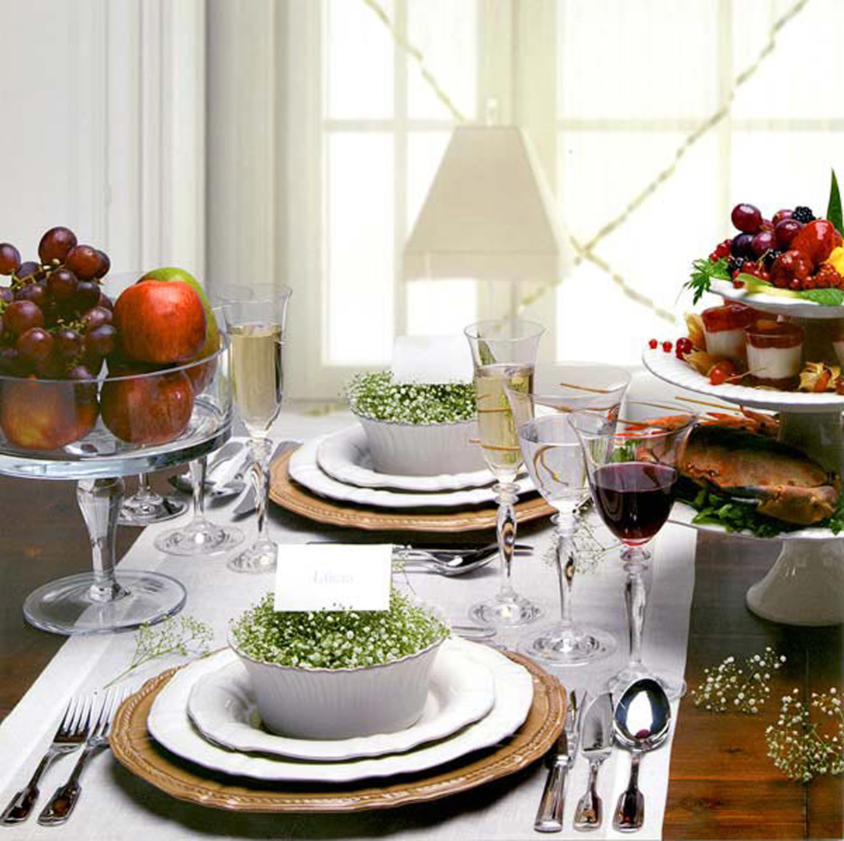 Dinner Table Decorating
 How to Make Dining Table Décor for Round Table Shape