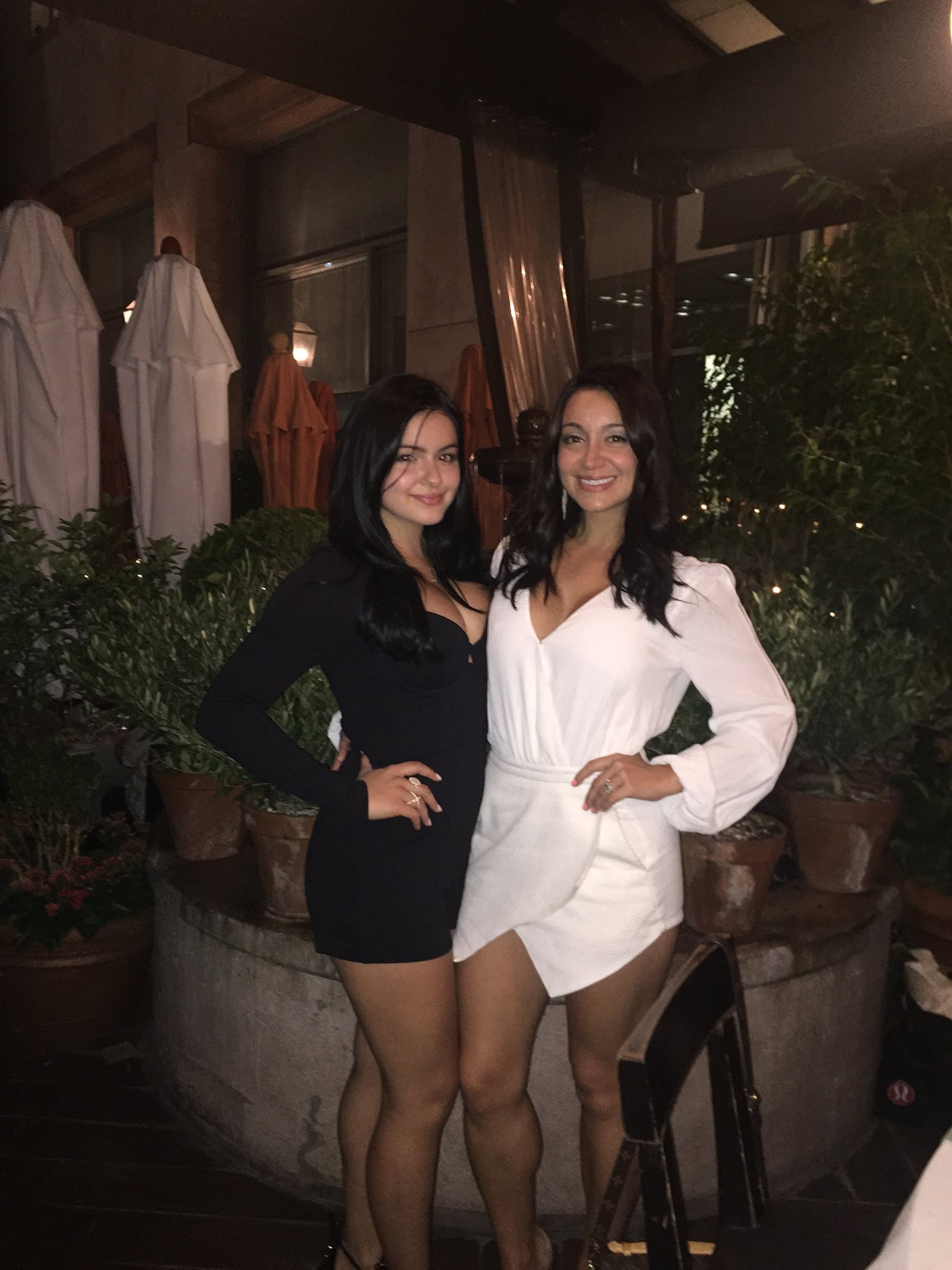 Dinner With Sister
 ariel winter at her sisters birthday dinner in la 8115 1