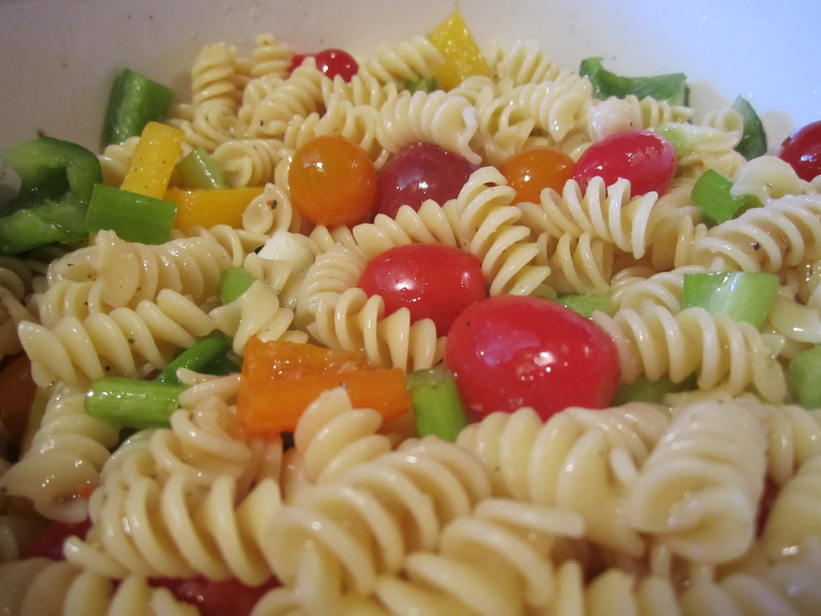 Easy Cold Pasta Salad
 How to Make a Cold Pasta Salad Recipe Wendys Hat
