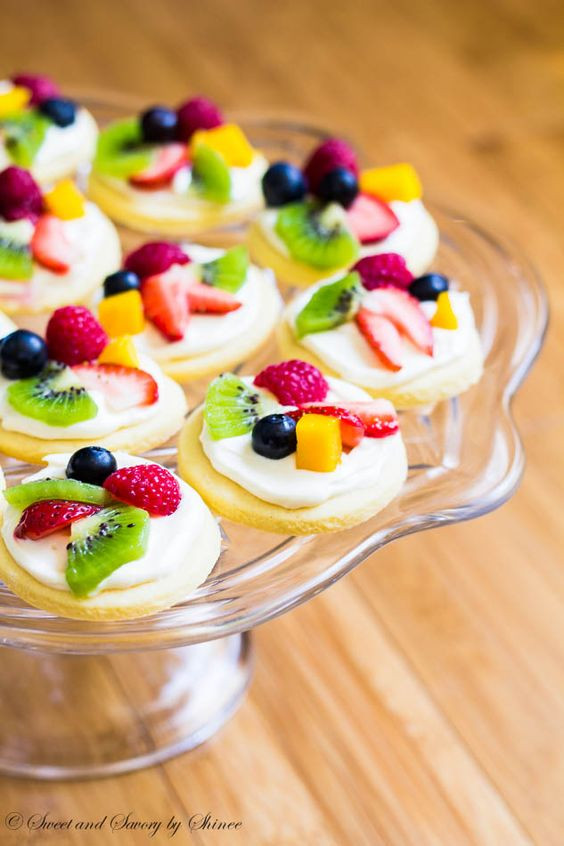 Easy Fruit Desserts
 Mini Fruit Pizzas Recipe