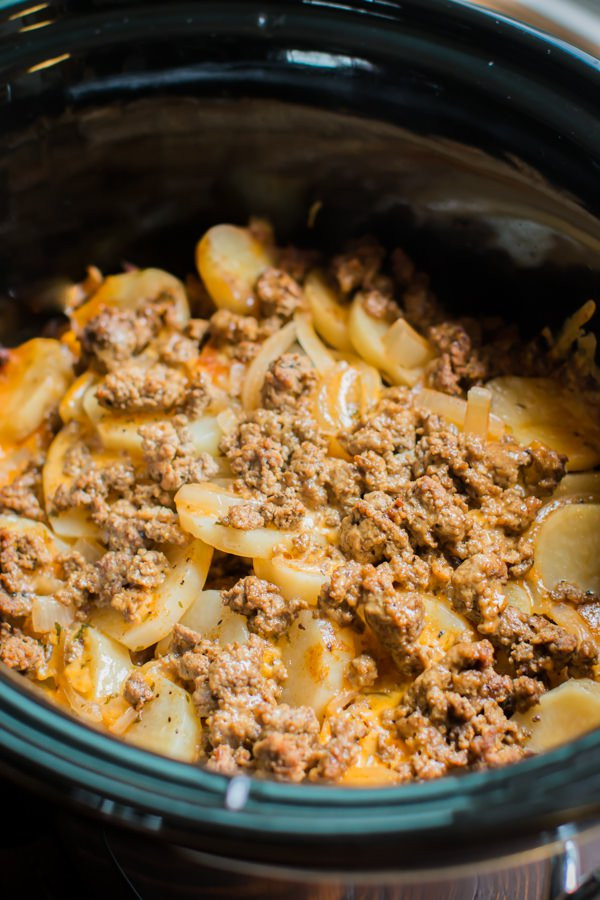 Easy Ground Beef Slow Cooker Recipes
 Slow Cooker Beef and Potato Au Gratin The Magical Slow