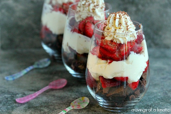 Easy Individual Desserts For A Crowd
 Strawberry Brownie Parfaits