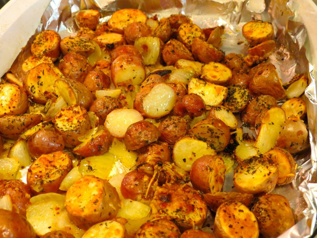 Easy Roasted Potatoes
 Easy to Make Oven Roasted Red Potatoes