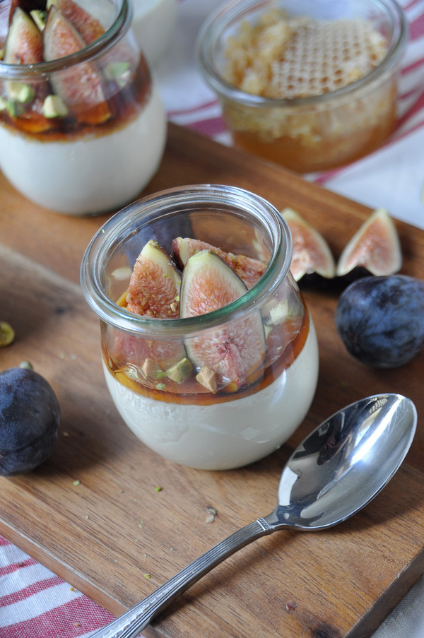 Fig Dessert Recipes
 Fresh Figs with Mascarpone Honey and Pistachios
