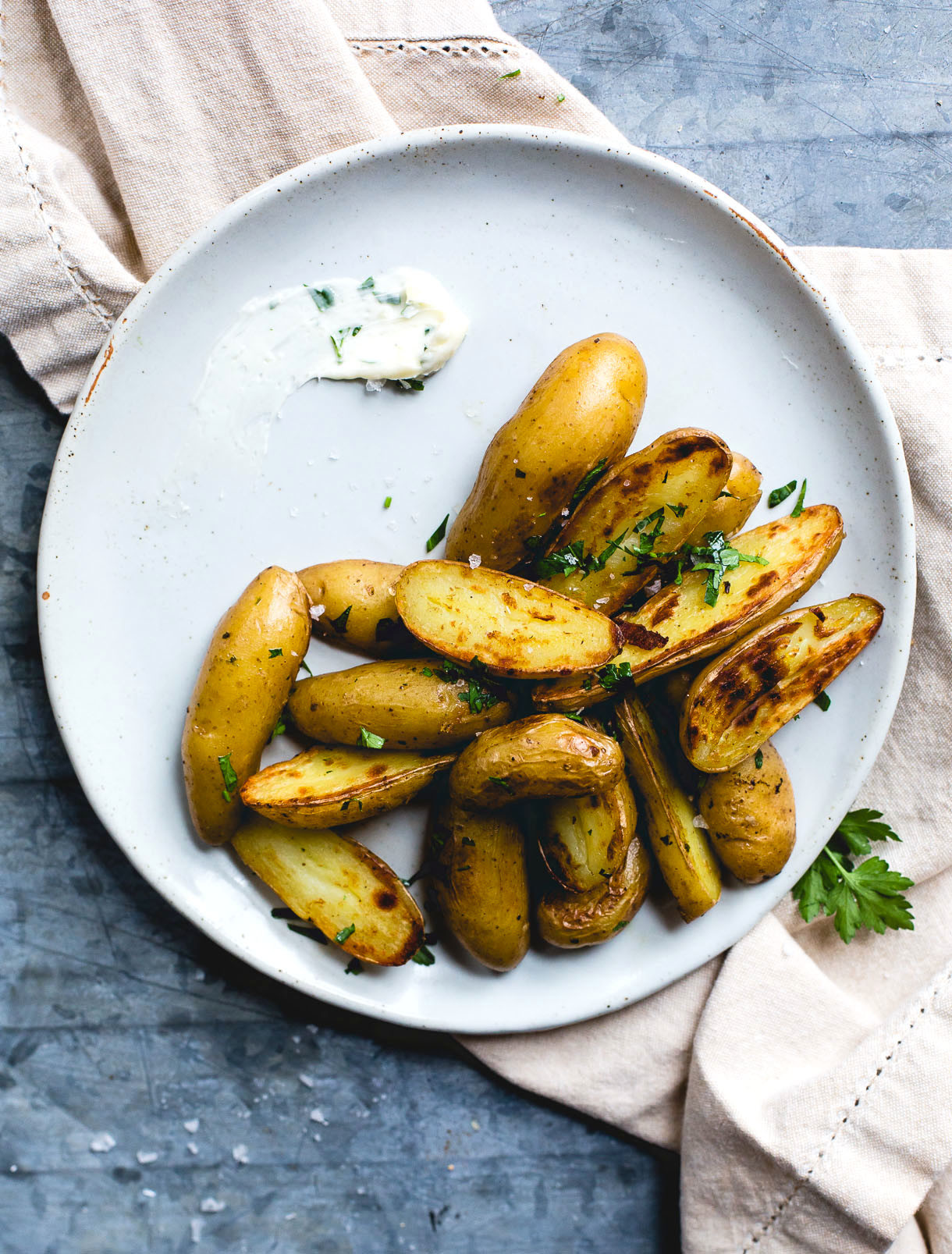 Fingerling Potato Recipes
 Crispy Garlic Butter Fingerling Potatoes