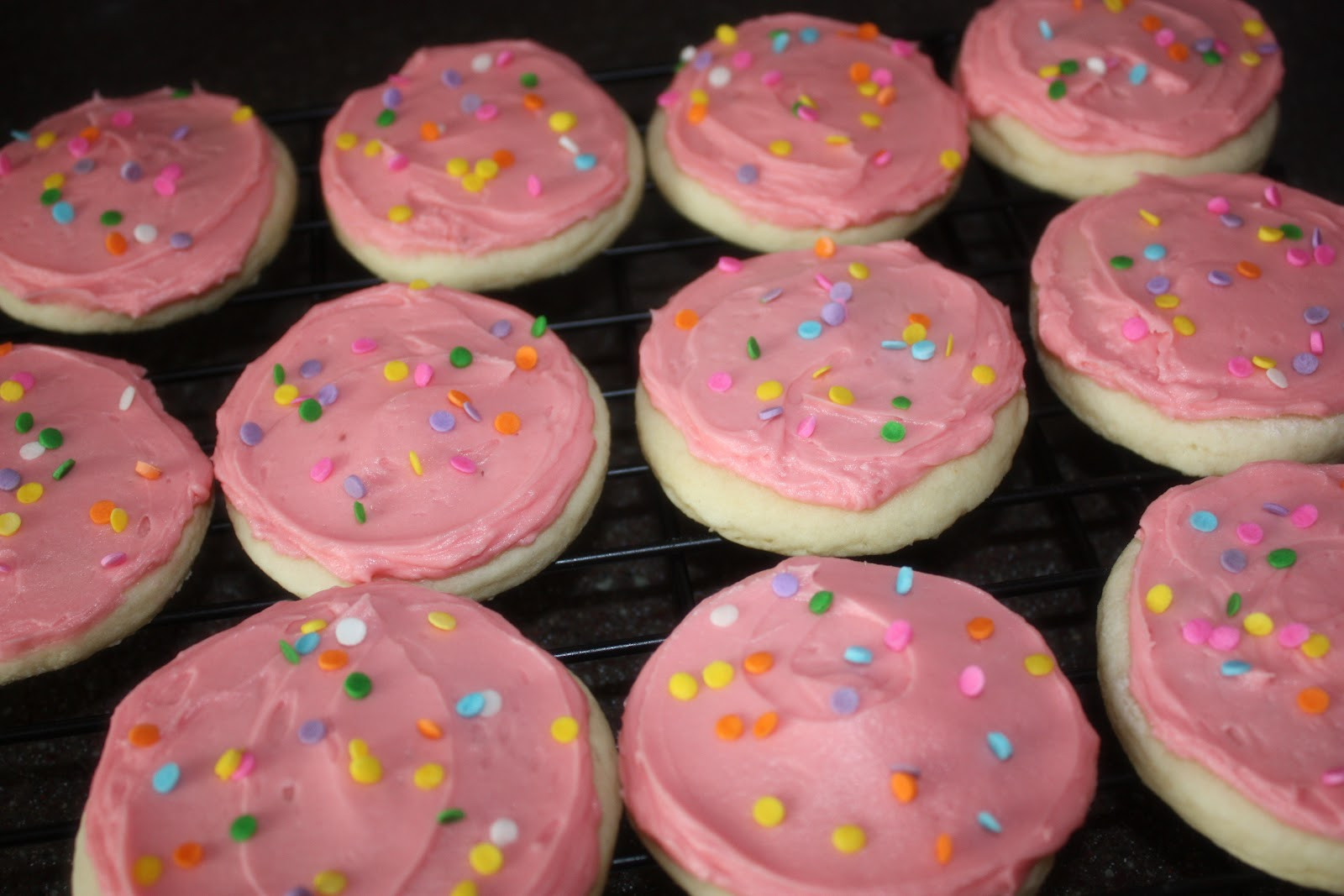 Frosted Sugar Cookies
 just Sweet and Simple Lofthouse Frosted Sugar Cookies