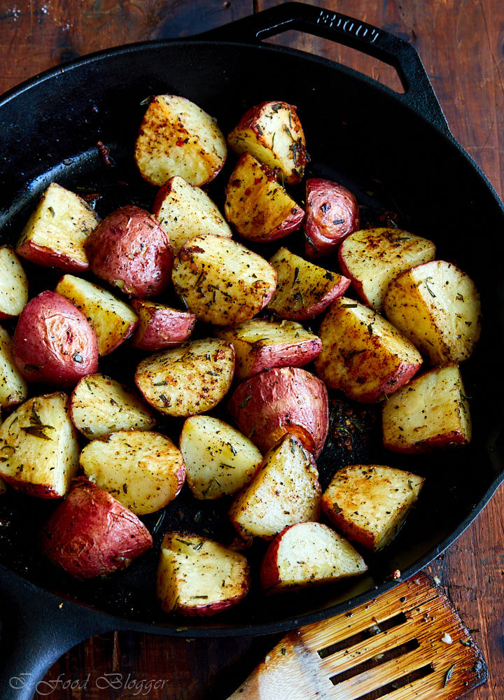 Garlic Roasted Red Potatoes
 Rosemary Garlic Roasted Red Potatoes i FOOD Blogger