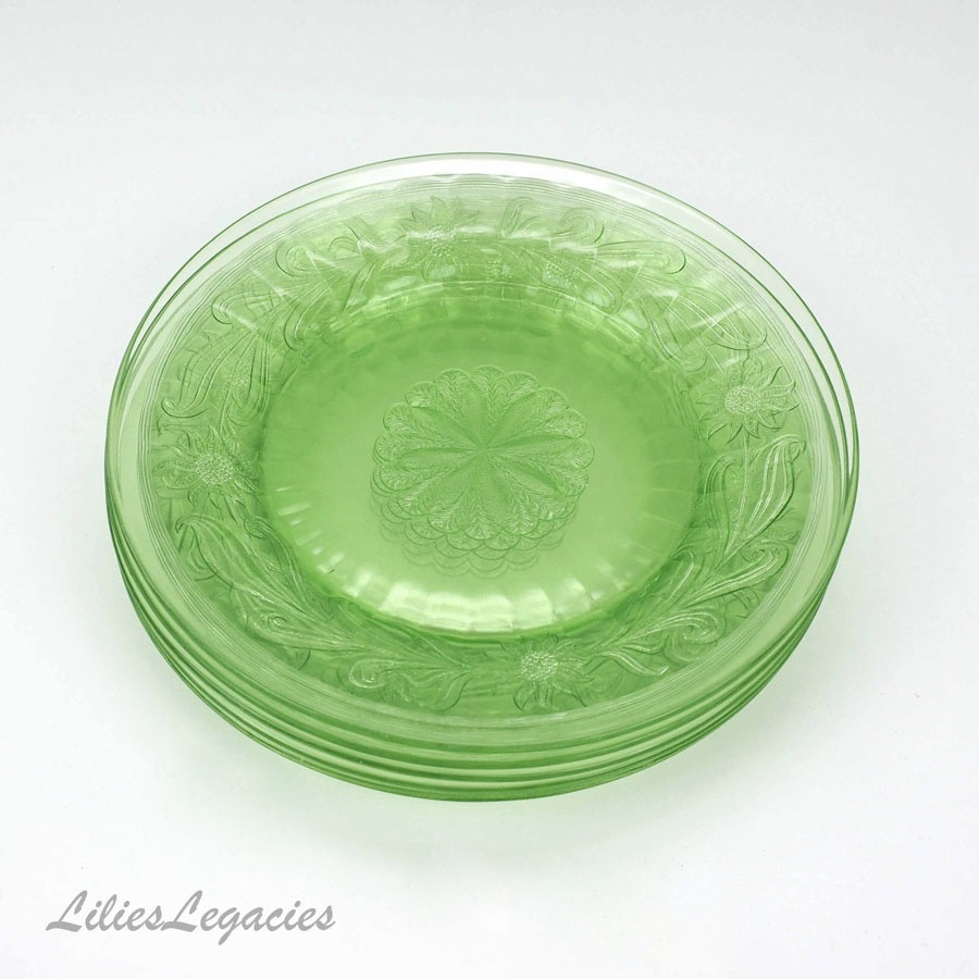 Glass Dinner Plates
 Vintage Jeannette Green Depression Glass Sunflower Dinner