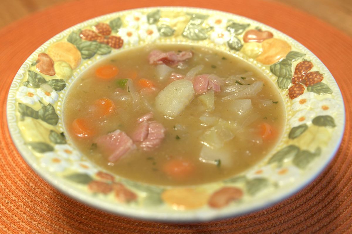 Ham And Cabbage Soup
 Kohlsuppe –