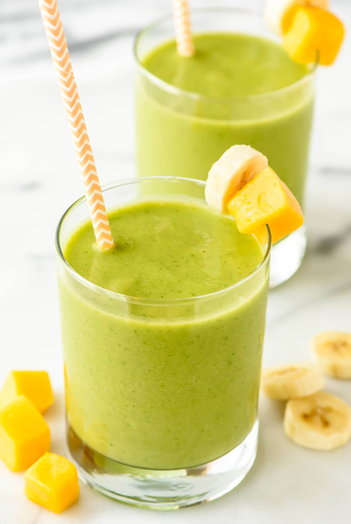 Healthy Green Smoothies
 4 Ingre nt Mango Green Smoothie