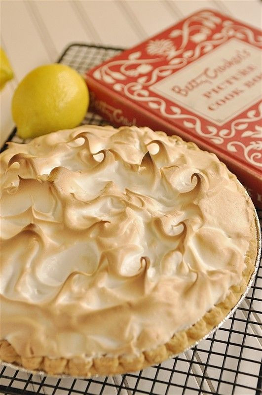 Homemade Lemon Meringue Pie
 Homemade Lemon Meringue Pie Great tutorial